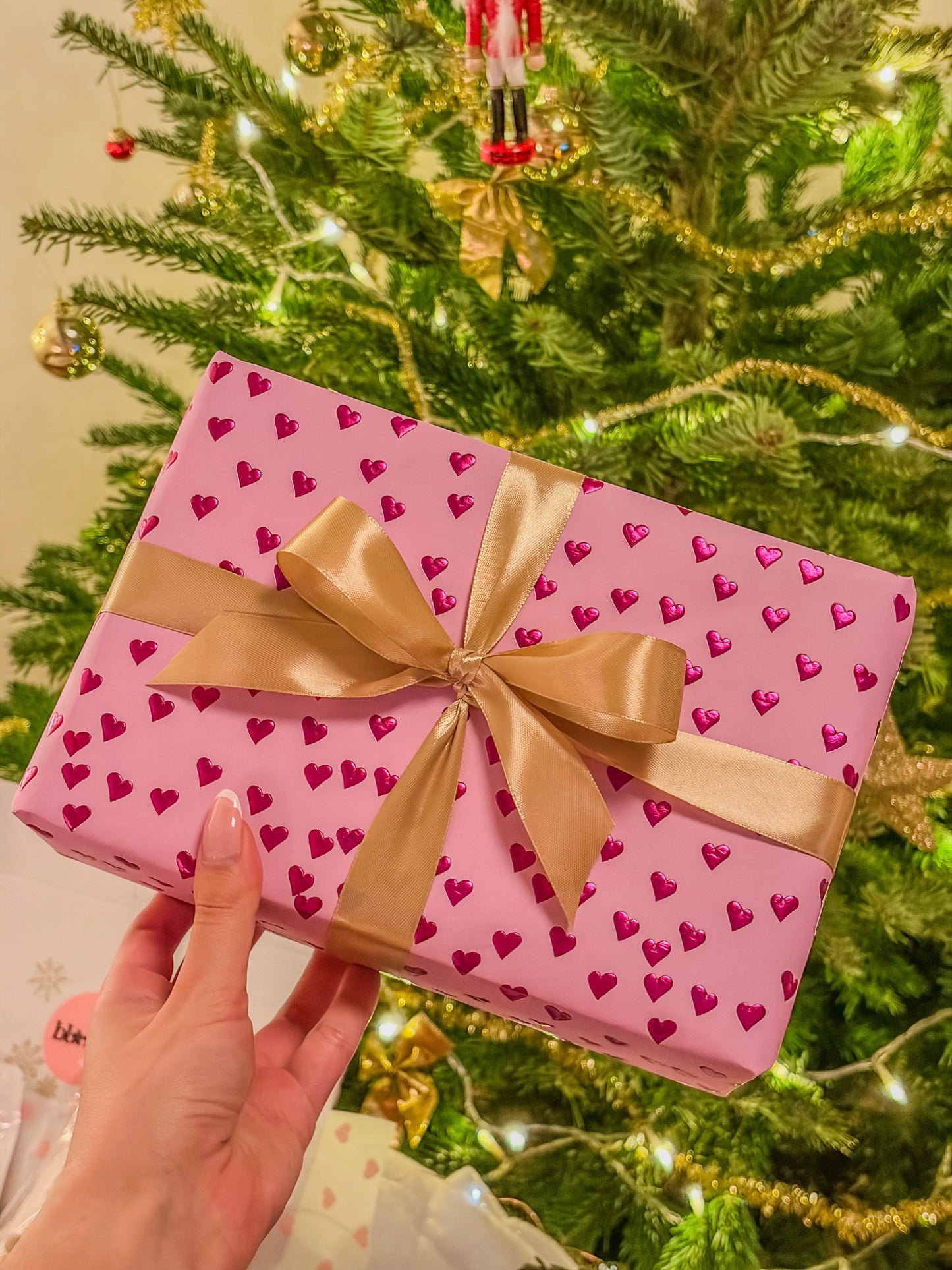 Christmas Magic Box ⋆꙳•❅‧*₊⋆☃︎‧*❆₊⋆ – Pink Edition BloomLov