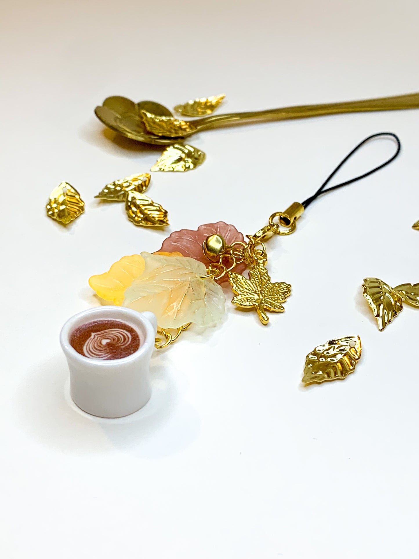 Chocolat d’Automne ☕🍂 - Phone Charm BloomLov