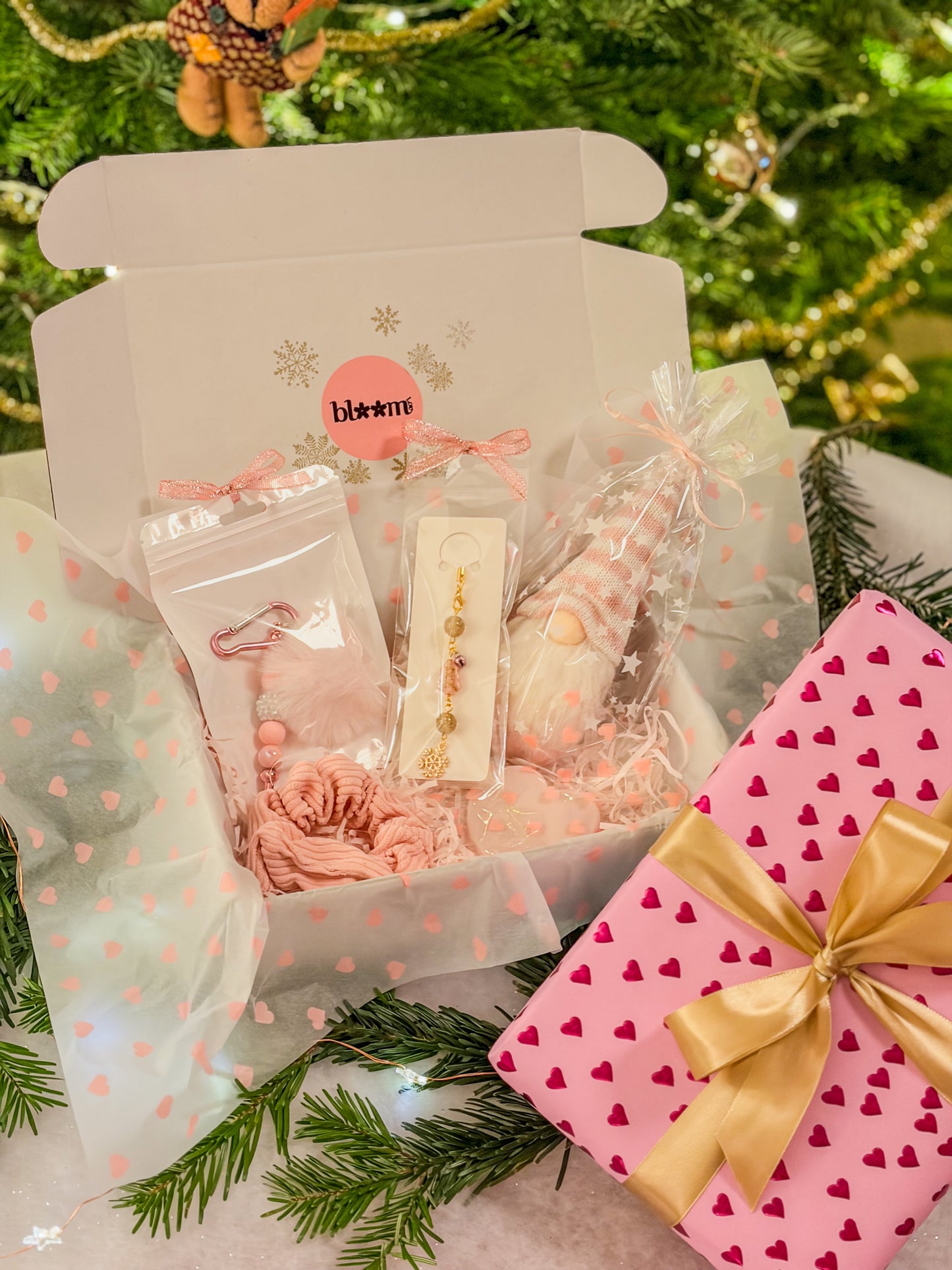 Christmas Magic Box ⋆꙳•❅‧*₊⋆☃︎‧*❆₊⋆ – Pink Edition BloomLov