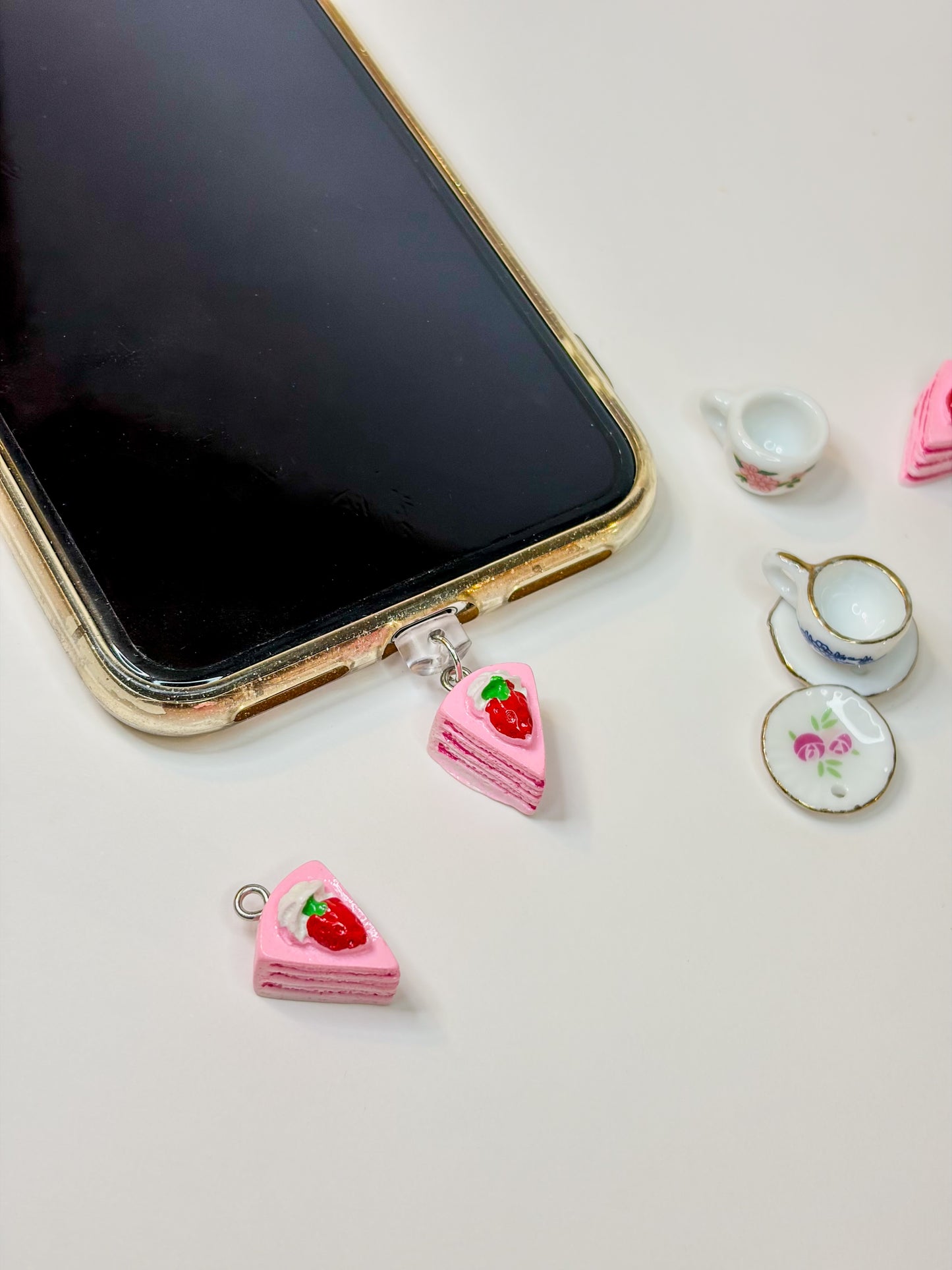 Strawberry Cake Plug 🍓🍰 - Bloom Plugs BloomLov