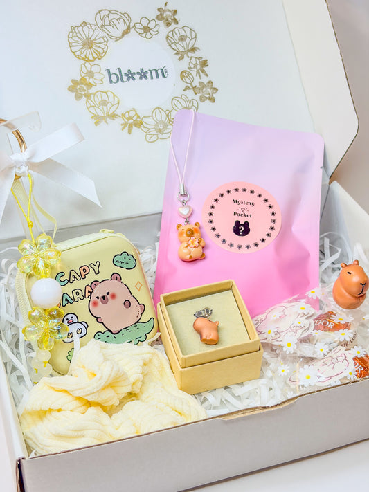 Box Capybara Kawaii – Bag Charm, Phone Charm Surprise & Dust Plug BloomLov