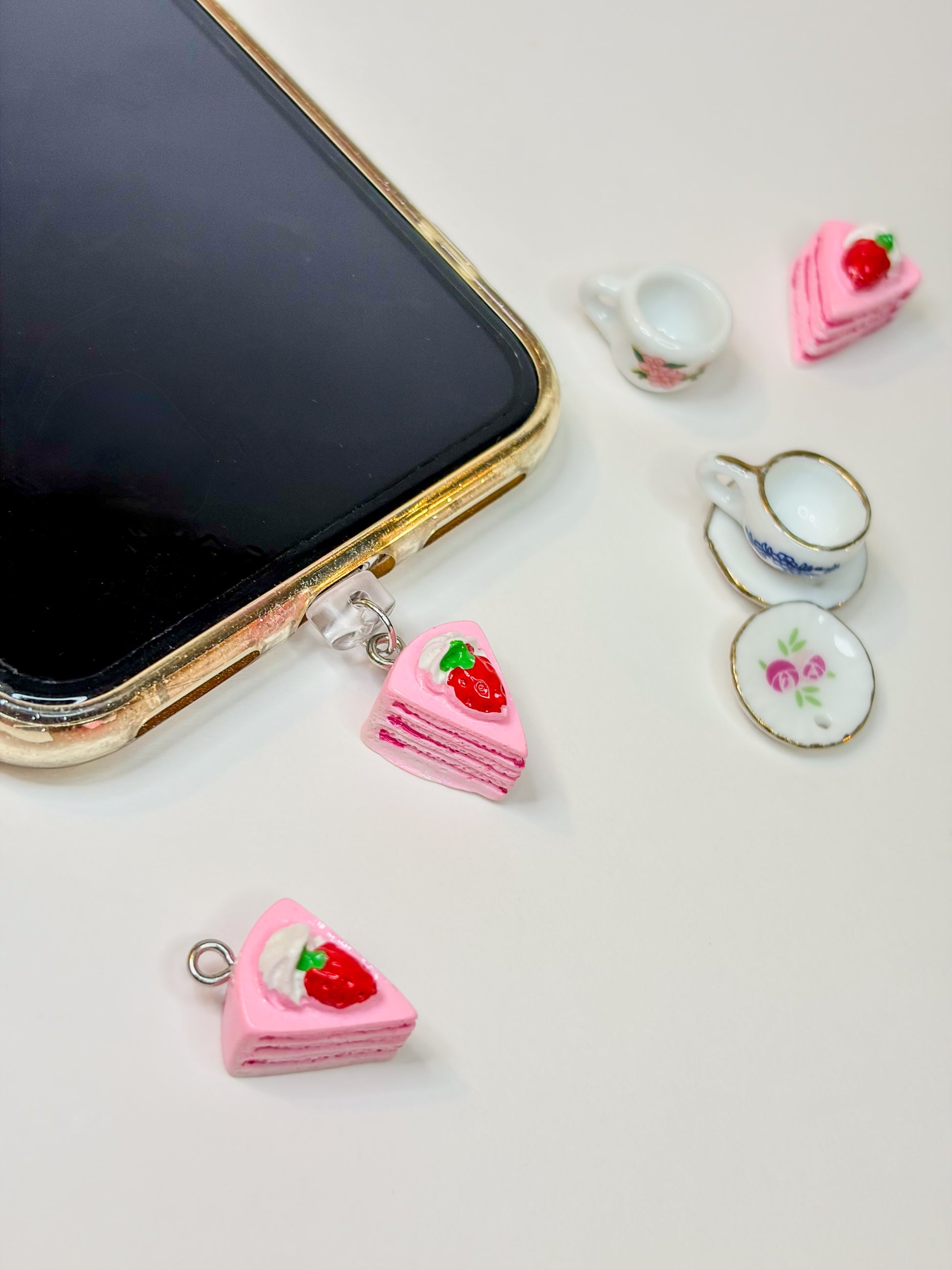 Strawberry Cake Plug 🍓🍰 - Bloom Plugs BloomLov