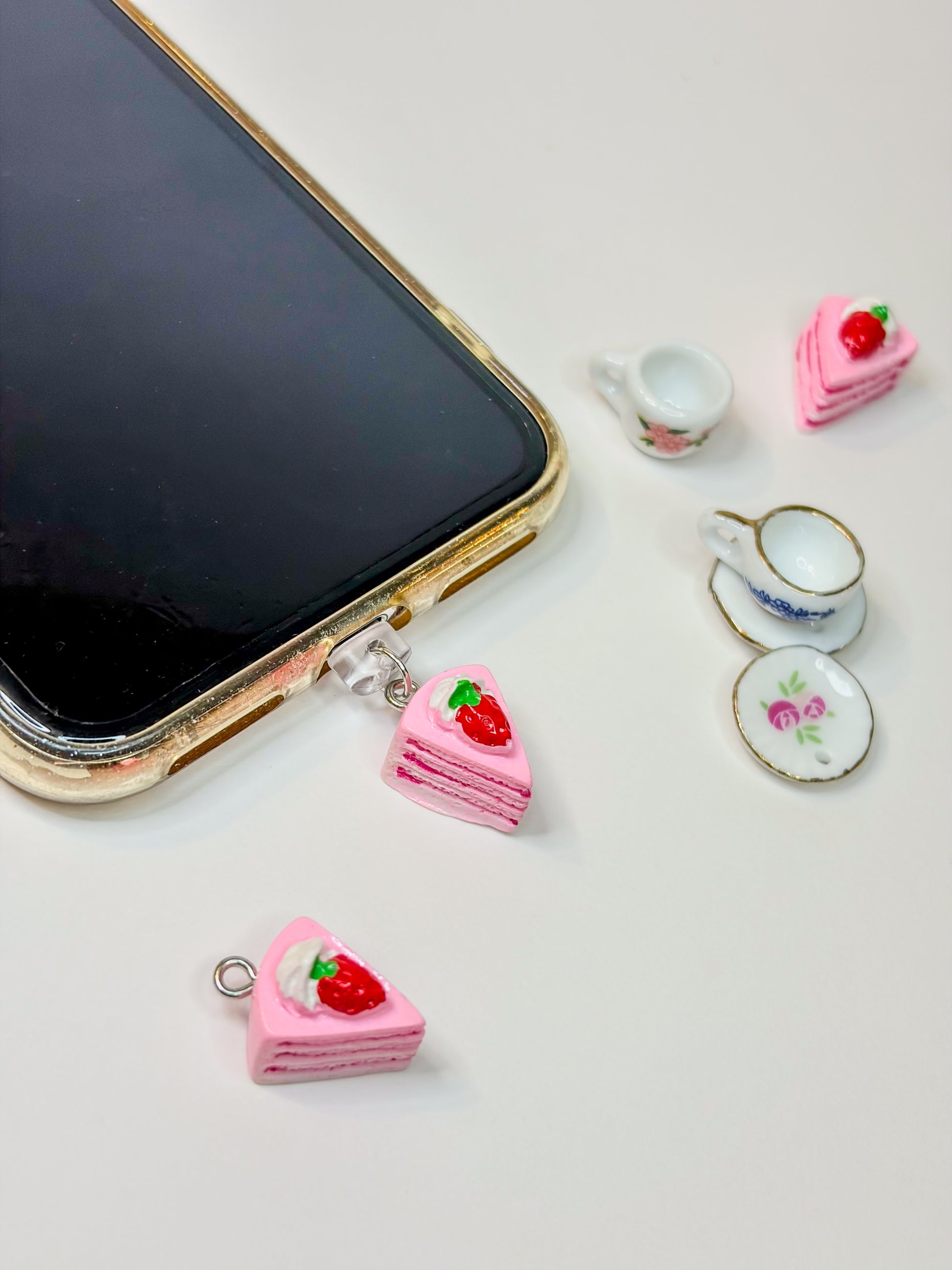 Strawberry Cake Plug 🍓🍰 - Bloom Plugs BloomLov