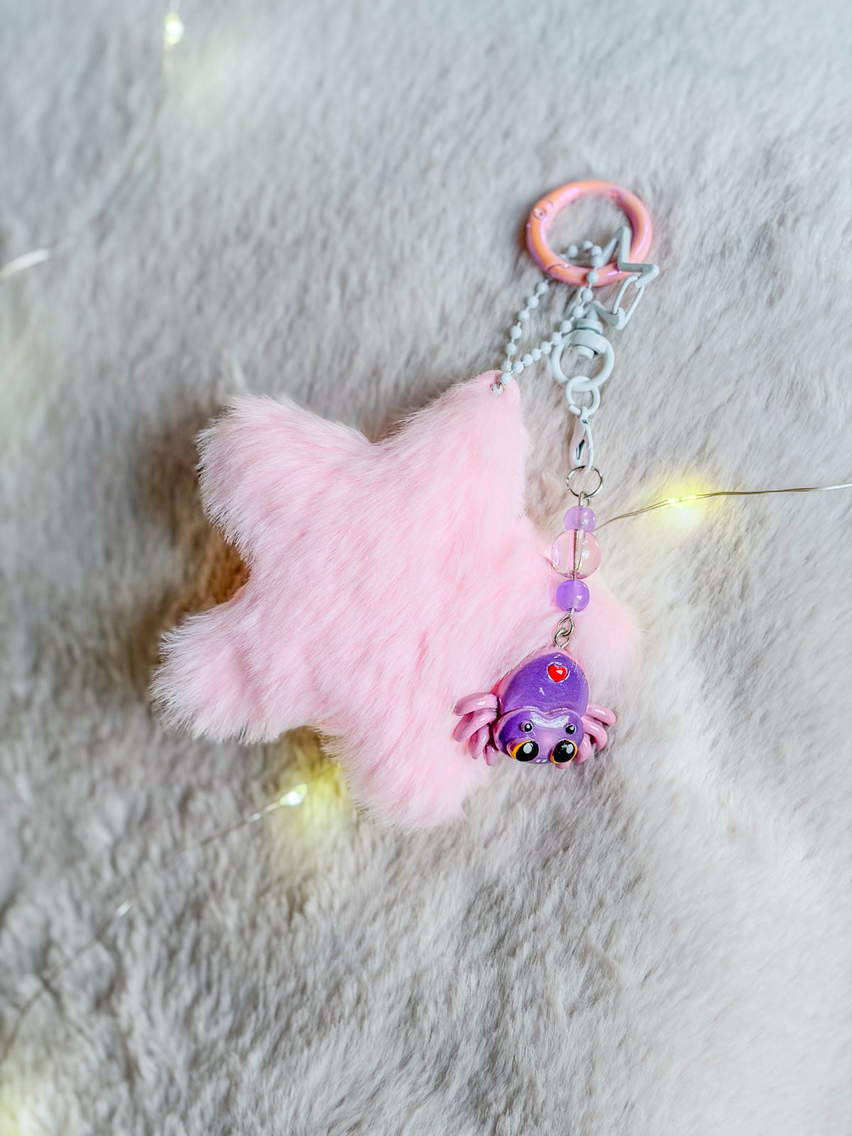 Bag Charm étoile rose en peluche avec araignée Halloween création BloomLov