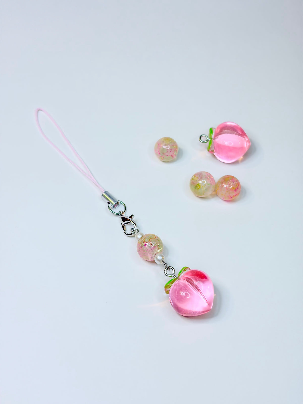 Momo Peach – Phone Charm Pêche Rose Kawaii Japonais BloomLov