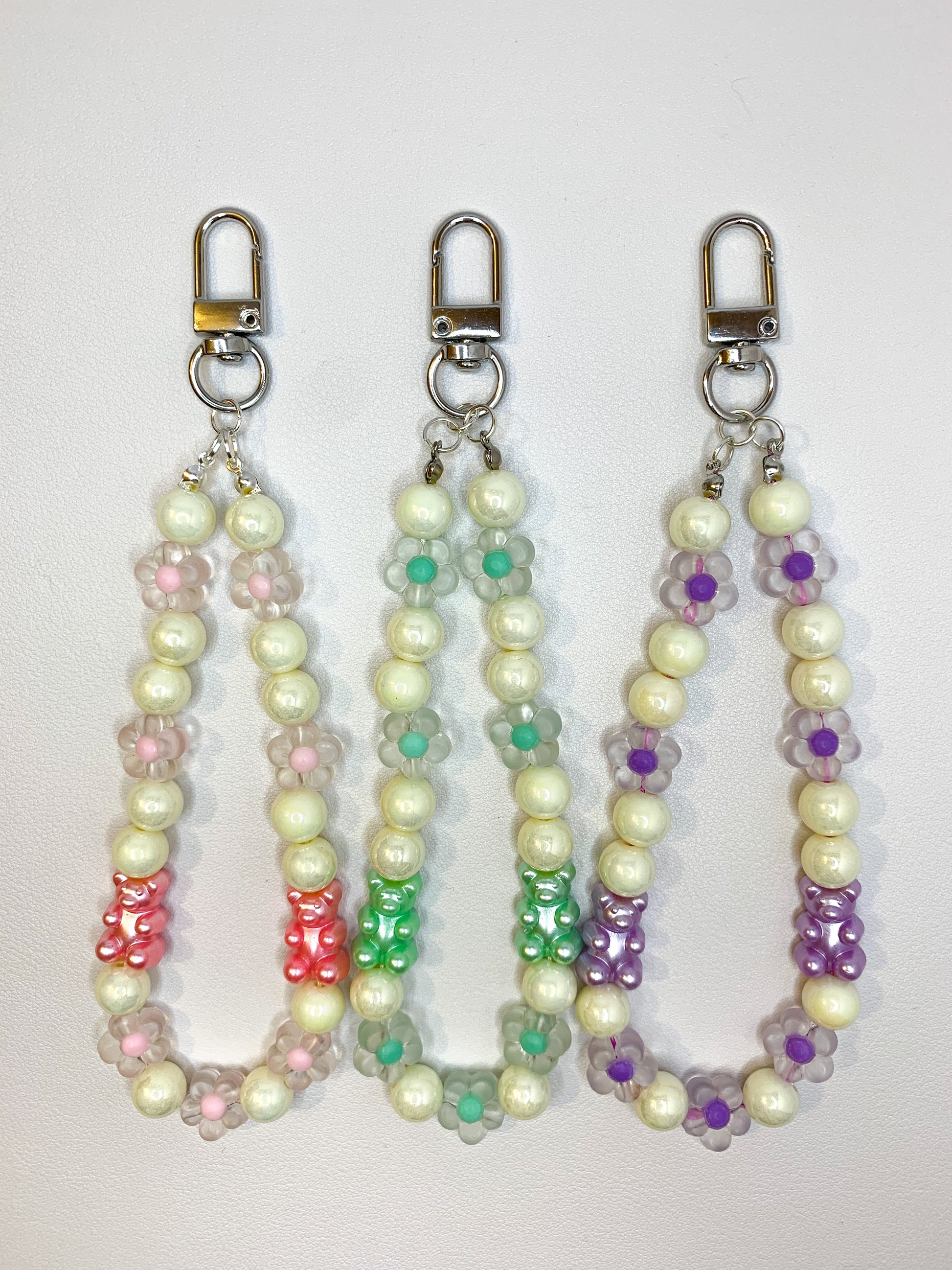 Bear Blossom 🌸⋆｡‧˚ʚ🧸ɞ˚‧｡⋆ - Phone strap - Keychain - Bag Charm - BloomLov