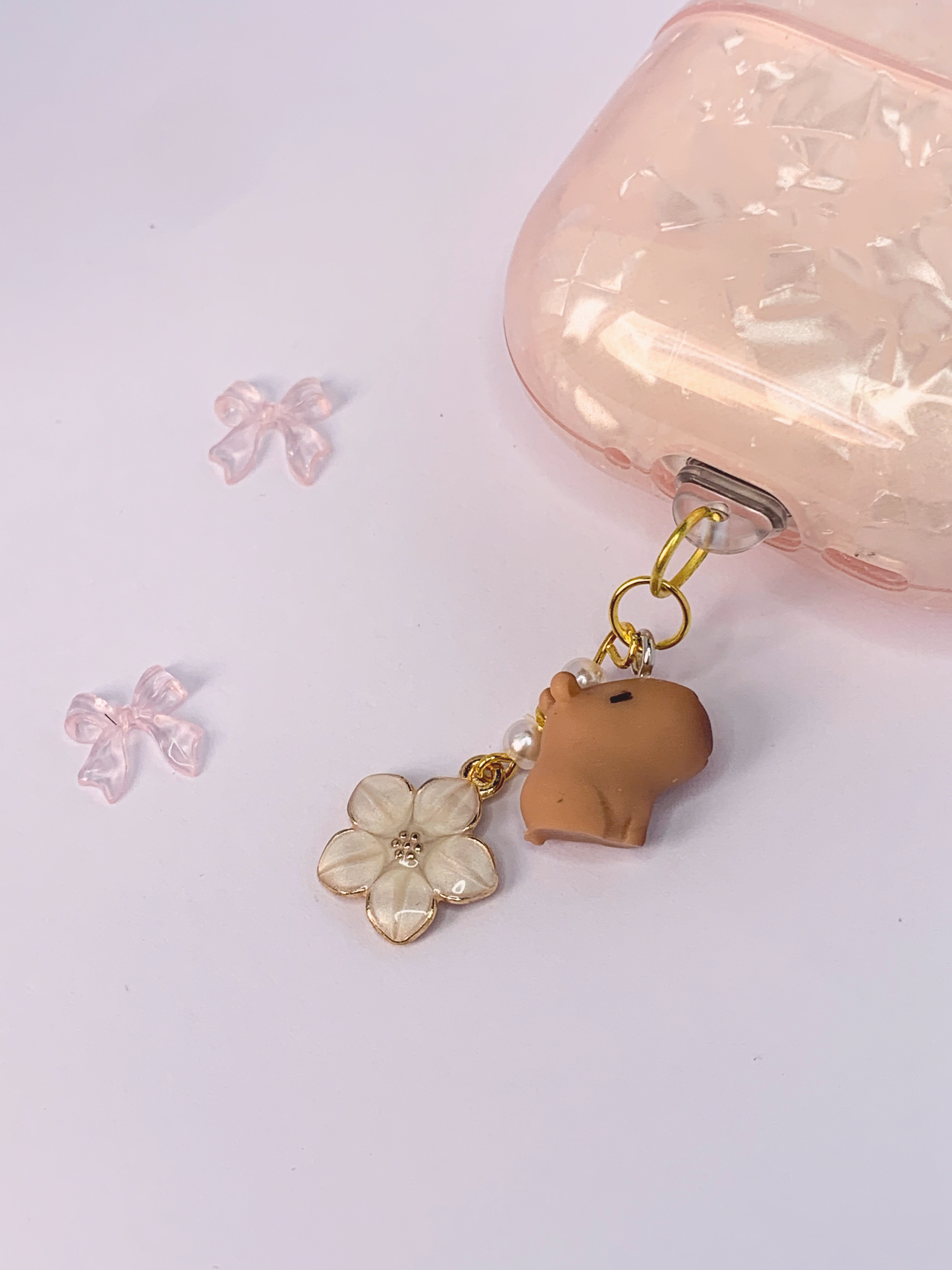 capybara plug charm